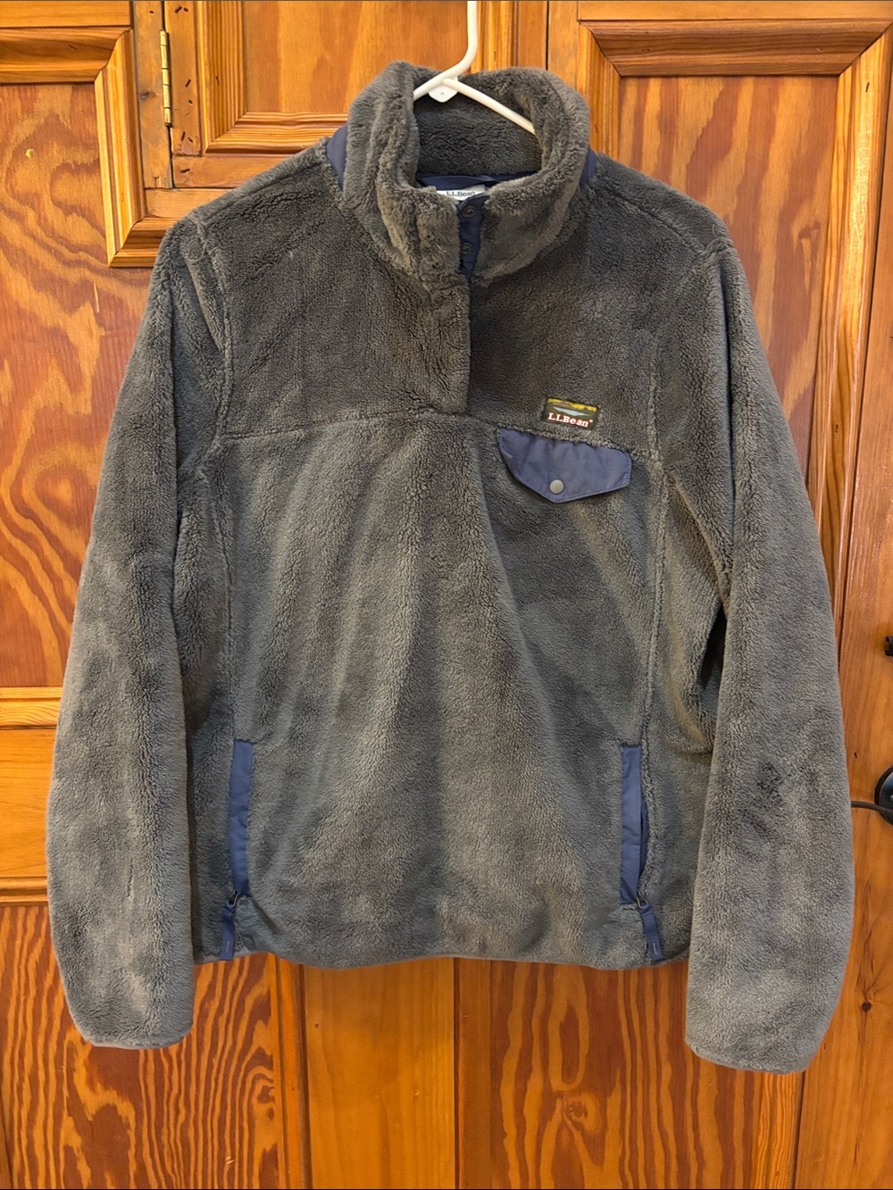 L.L. Bean Gray Plush Fleece Pullover with Navy Pocket Accents